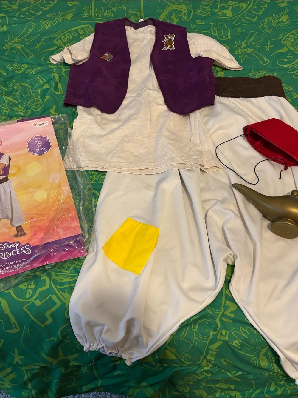 Boys Size 7/8 Aladdin Complete Costume